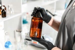 Zwarte latex handschoenen kopen? Sterk, soepel en professioneel. Ideaal voor schoonmaak, tatoeages, kapsalons en horeca. Poedervrij en comfortabel.wegwerphandschoenen latex poedervrij