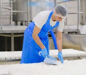 Keukenschort – beschermend schort voor gebruik in professionele keukens, horeca en thuis. Verkrijgbaar in diverse uitvoeringen.